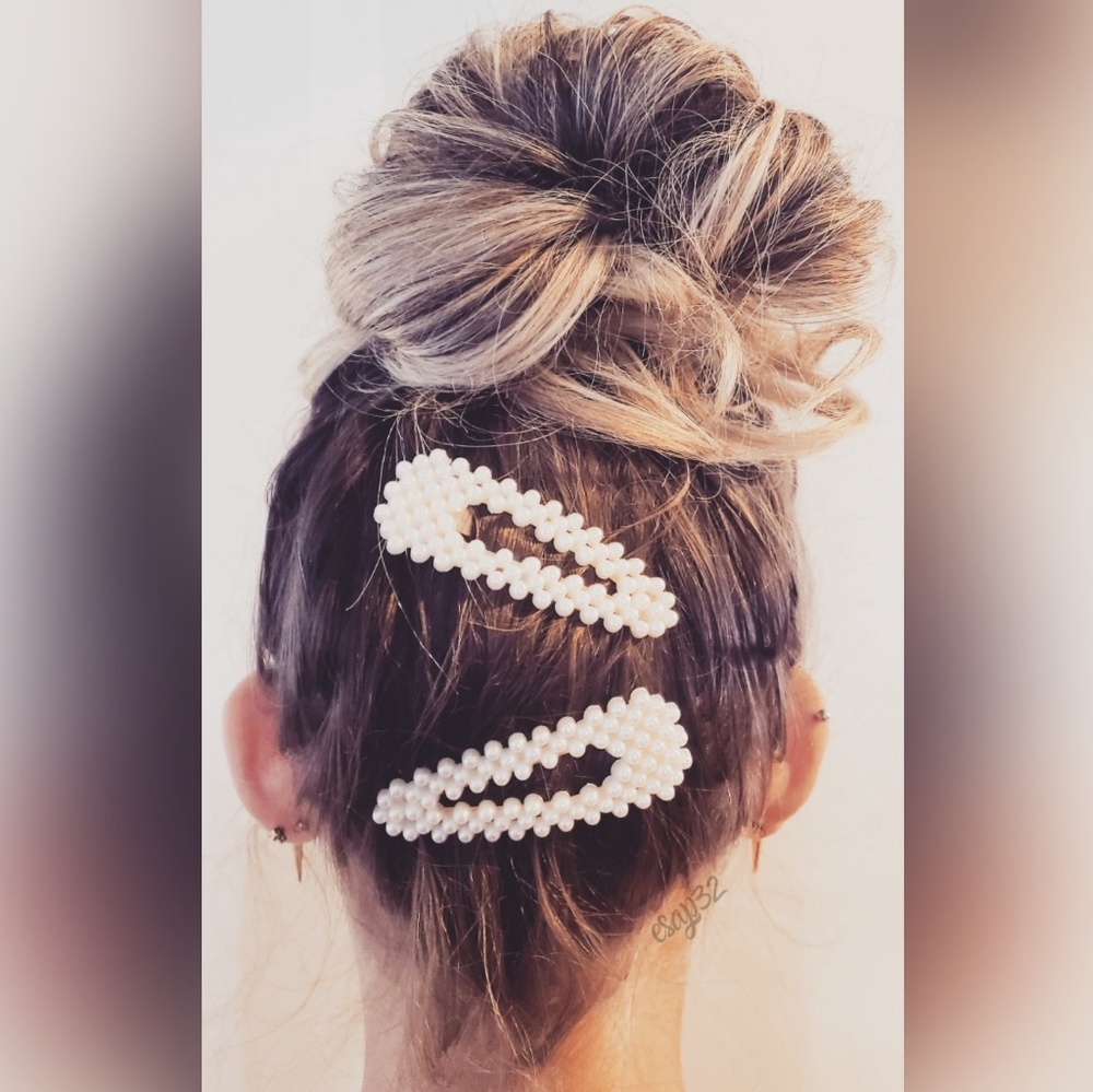 Oversize Pearl Hair Clips